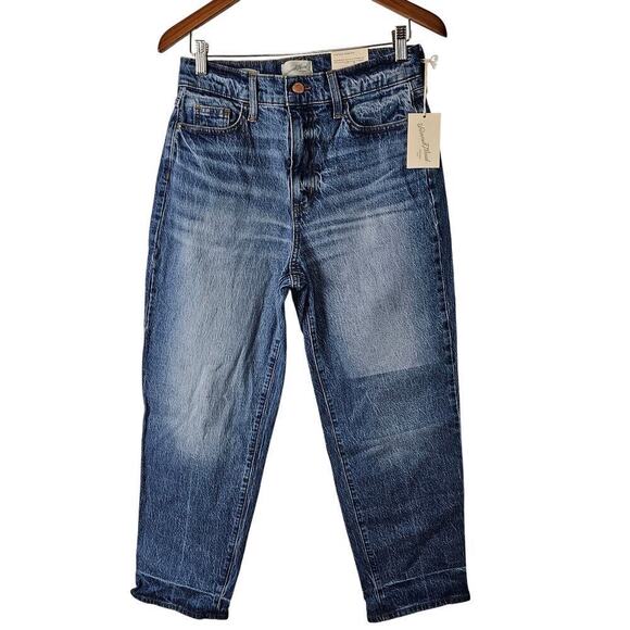Universal Thread Vintage Straight Jeans Womens Size 6R Medium Wash Denim Retro - Picture 1 of 11